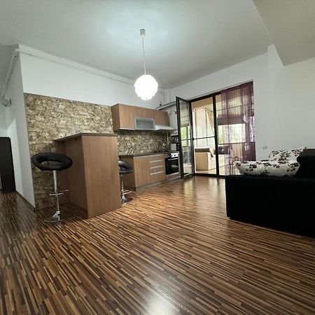 Rim1 Apartment Питещ Екстериор снимка